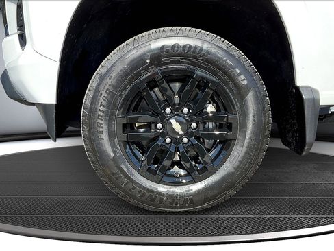 Used 2023 Chevrolet Colorado LT w/ LT Convenience Package II image 33