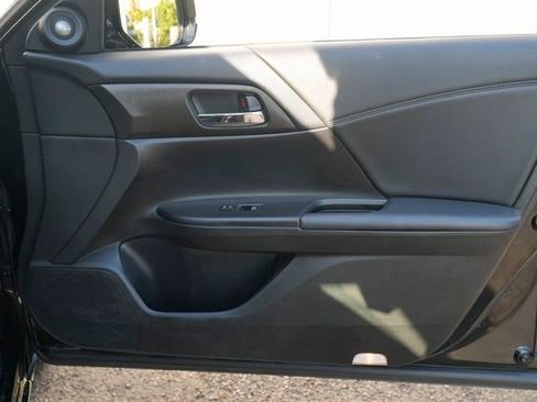 Used 2015 Honda Accord Touring image 33