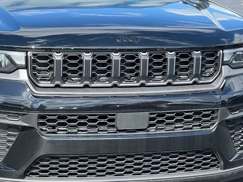 New 2026 Jeep Grand Cherokee Altitude AWD/4WD image 40