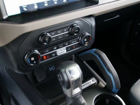 Used 2023 Ford Bronco Wildtrak image 25