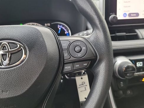 Used 2025 Toyota RAV4 LE AWD/4WD image 16