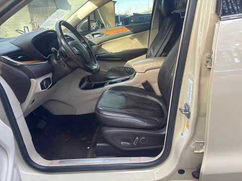 Used 2018 Lincoln MKC Select image 9