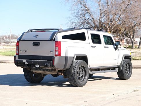Used 2009 HUMMER H3T Alpha image 12