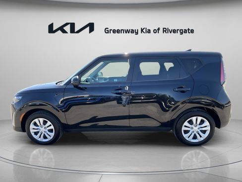Used 2023 Kia Soul LX image 4
