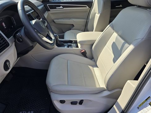 Used 2022 Volkswagen Atlas SE w/ Panoramic Sunroof Package AWD/4WD image 35