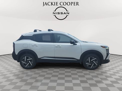 New 2027 Nissan Kicks SV w/ SV Premium Package FWD image 4