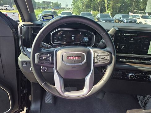 Used 2025 GMC Sierra 1500 SLT RWD image 9