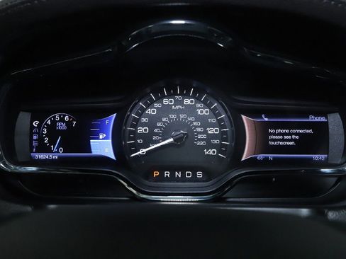 Used 2013 Lincoln MKT AWD image 26