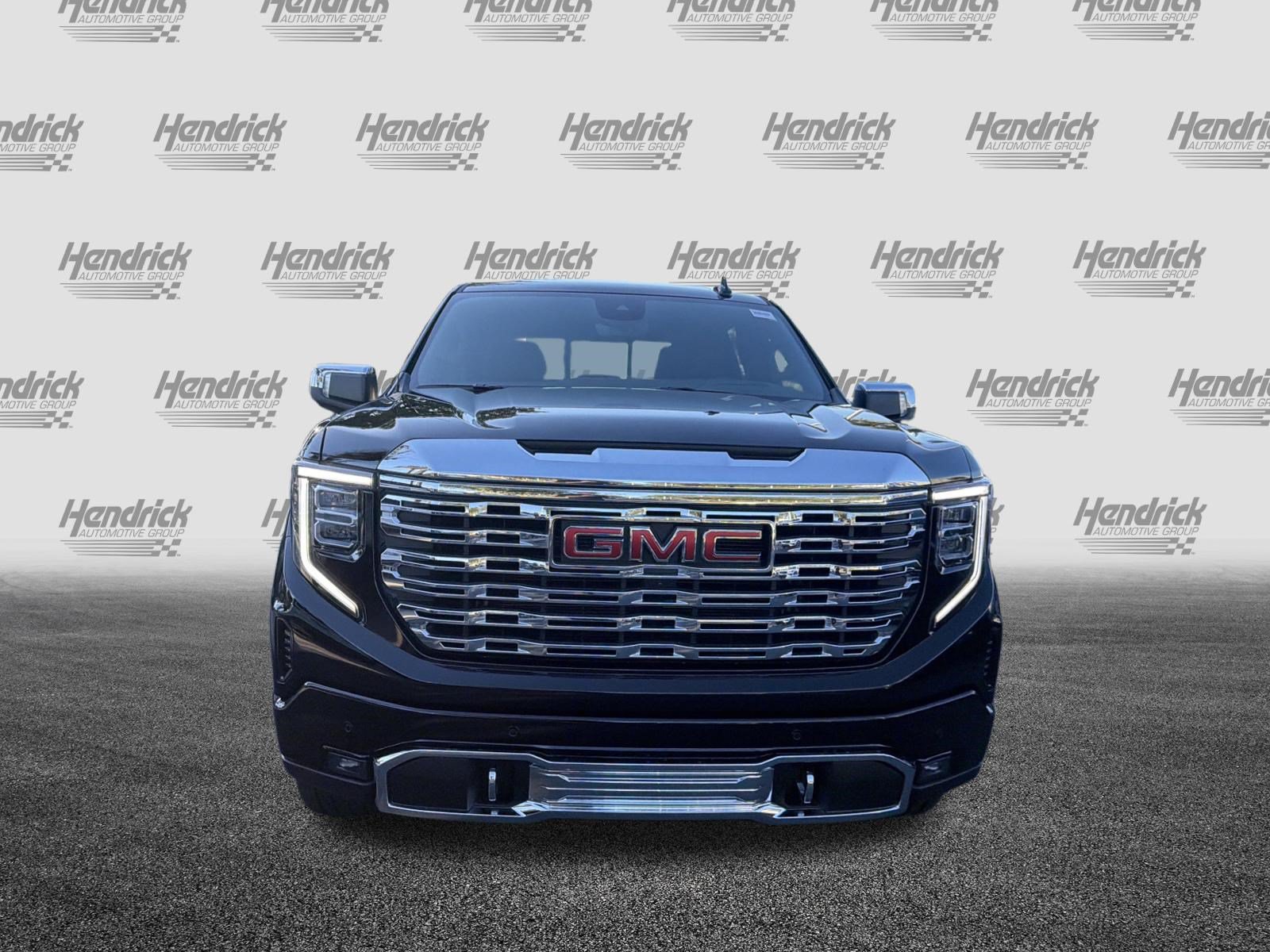 Used 2025 GMC Sierra 1500 Denali AWD/4WD image 3