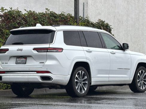 Used 2021 Jeep Grand Cherokee L Overland w/ Luxury Tech Group IV AWD/4WD image 4