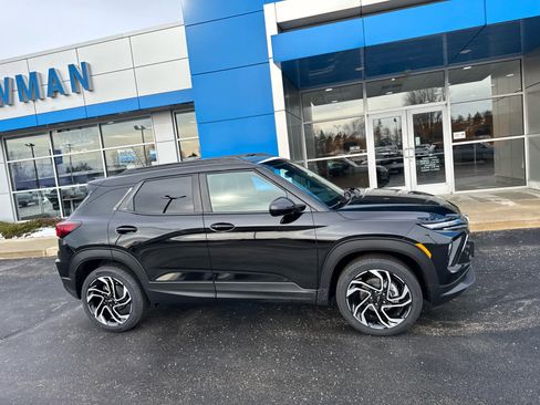 New 2026 Chevrolet TrailBlazer RS w/ Convenience Package AWD/4WD image 2