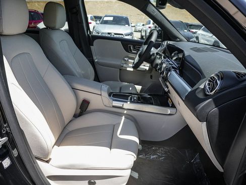New 2026 Mercedes-Benz GLB 250 4MATIC image 16