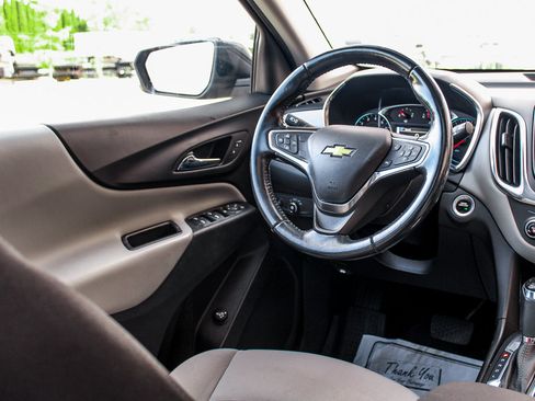 Used 2018 Chevrolet Equinox LT FWD image 35