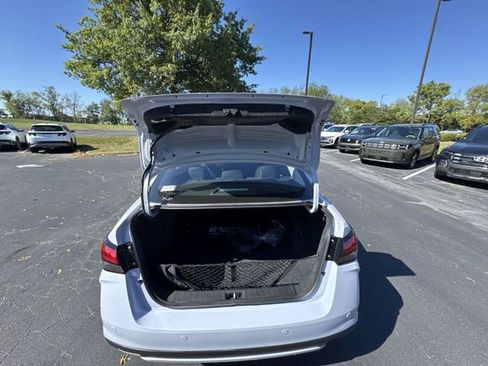 New 2025 Nissan Versa SR w/ Trunk Package image 22