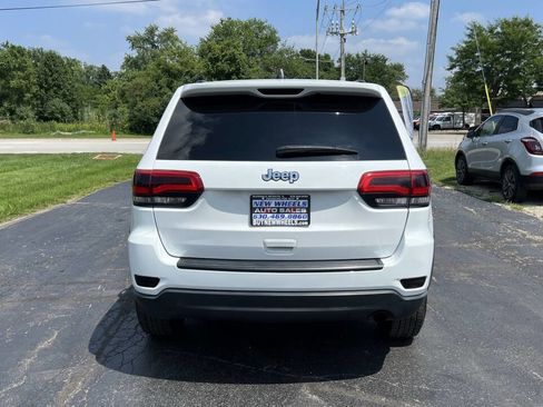 Used 2016 Jeep Grand Cherokee Laredo image 4