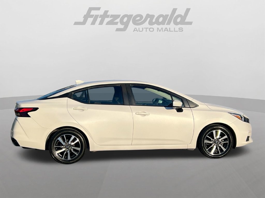 Used 2022 Nissan Versa SV FWD image 13
