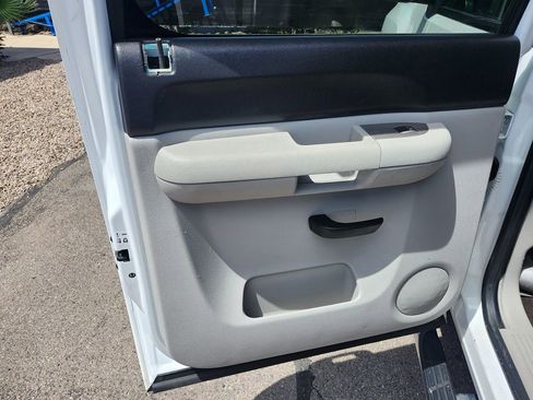 Used 2011 Chevrolet Silverado 1500 LT w/ Regional Value Package RWD image 16