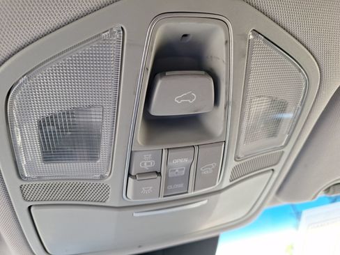 Used 2017 Hyundai Santa Fe FWD image 29