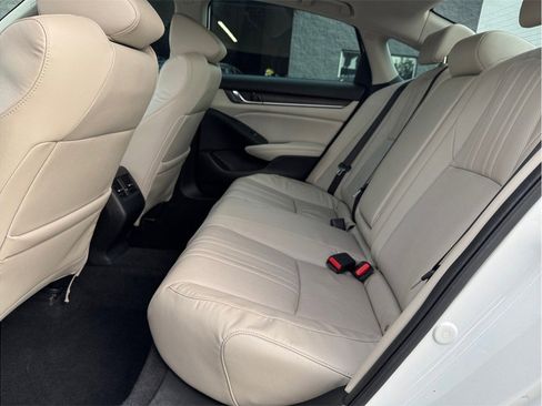 Used 2018 Honda Accord Touring image 21