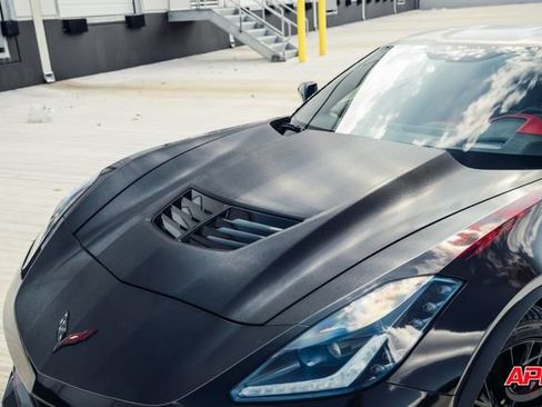 Used 2015 Chevrolet Corvette Z06 w/ 3LZ Preferred Equipment Group RWD image 18