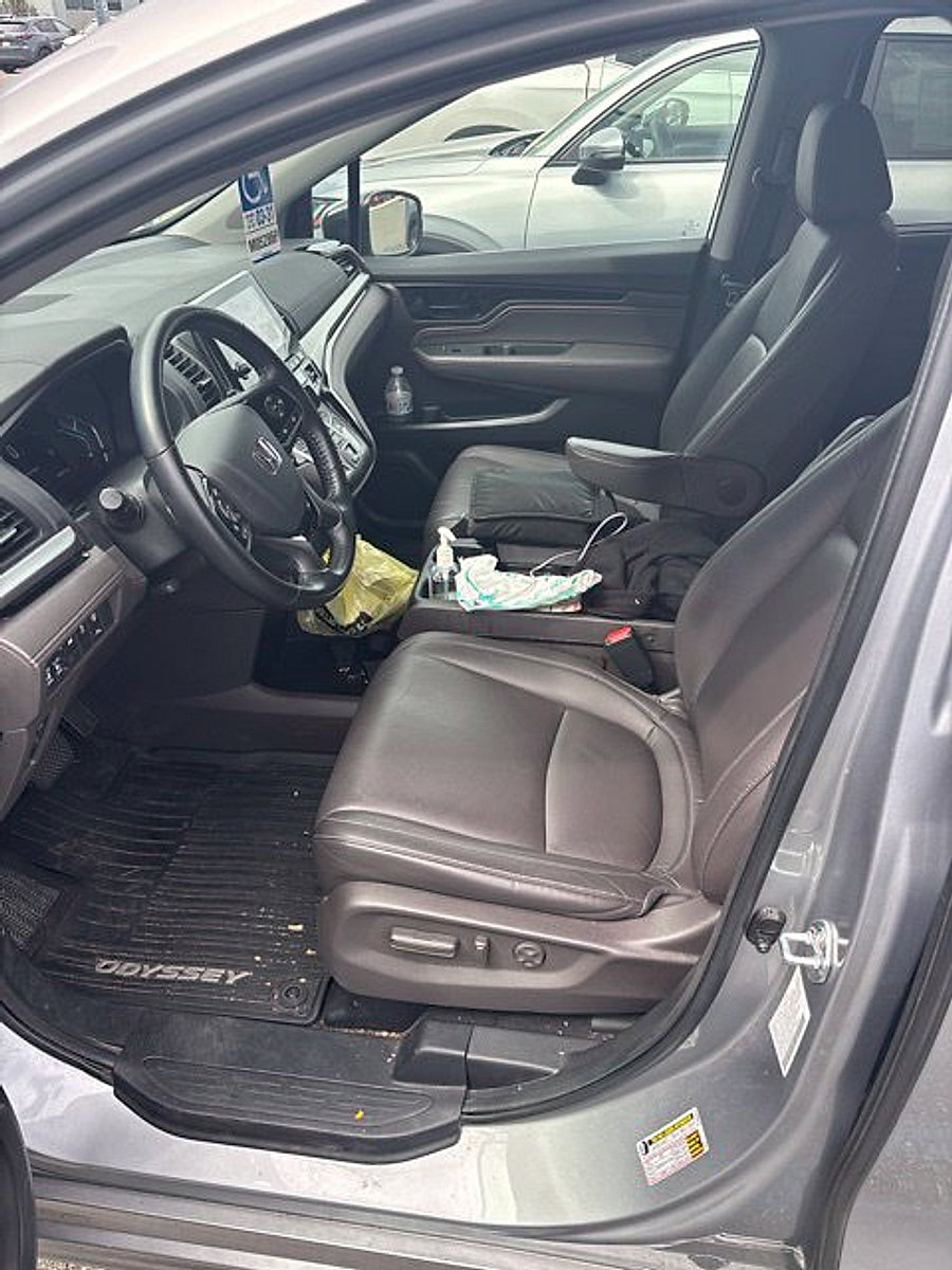 Used 2024 Honda Odyssey Touring image 2