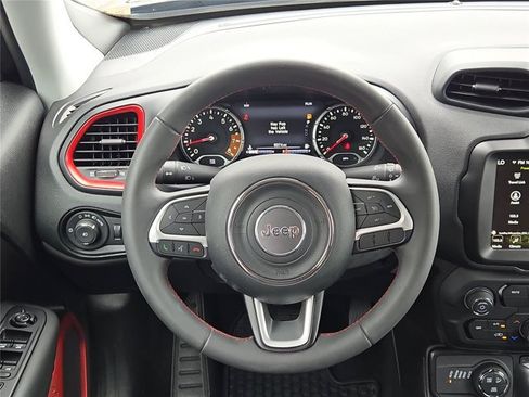 Used 2023 Jeep Renegade Trailhawk AWD/4WD image 41