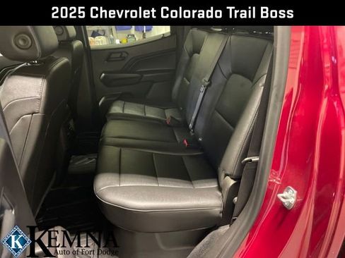 Used 2025 Chevrolet Colorado Trail Boss image 26