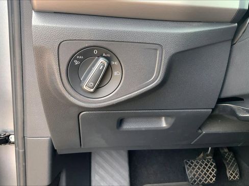 Used 2021 Volkswagen Atlas SEL FWD image 33