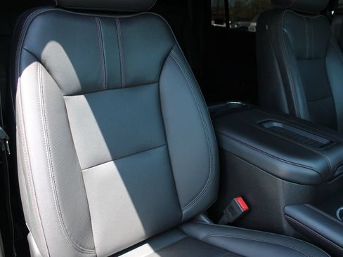 Used 2024 Chevrolet Suburban RST RWD image 15