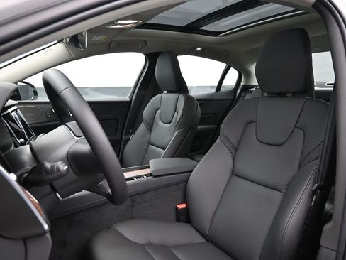 New 2025 Volvo S60 B5 Plus w/ Climate Package image 21