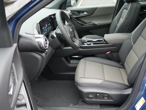 New 2026 Chevrolet Equinox LT w/ Convenience Package II image 8
