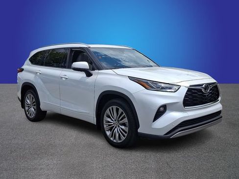 Used 2022 Toyota Highlander Platinum AWD/4WD image 3