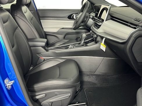 New 2025 Jeep Compass Limited w/ Sun & Sound Group image 32