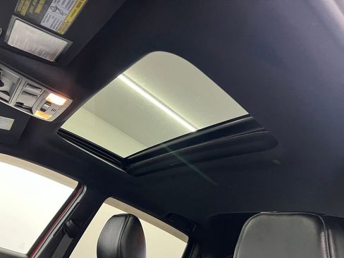 Used 2018 Toyota Tacoma TRD Off-Road image 13