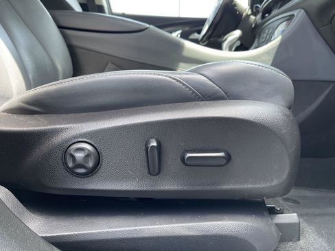 Used 2020 Buick Envision Essence FWD image 34