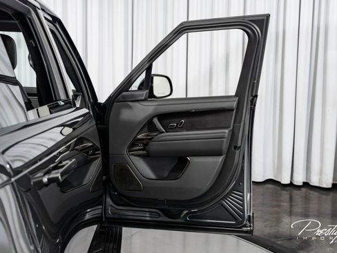 Used 2024 Land Rover Range Rover SV image 41