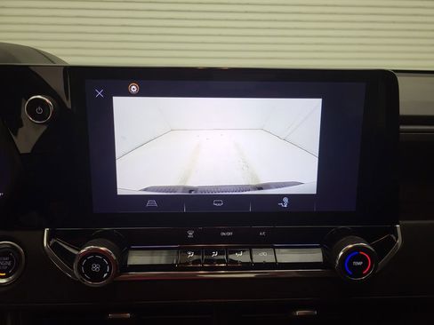 Used 2024 Chevrolet Colorado W/T image 8