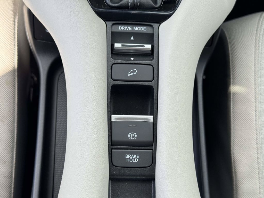 Used 2024 Honda HR-V LX image 29