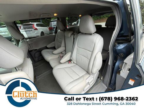 Used 2017 Toyota Sienna XLE w/ XLE Navigation Package FWD image 15
