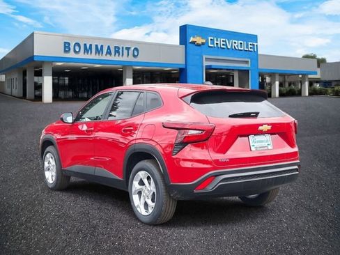 New 2026 Chevrolet Trax LS w/ LS Convenience Package FWD image 3