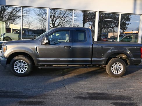 Used 2018 Ford F250 XLT image 2