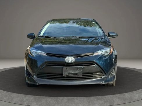 Used 2019 Toyota Corolla LE image 2