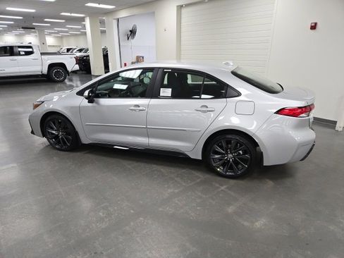 New 2026 Toyota Corolla SE image 3