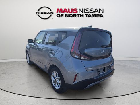 Used 2024 Kia Soul LX w/ Option Group 015 FWD image 9