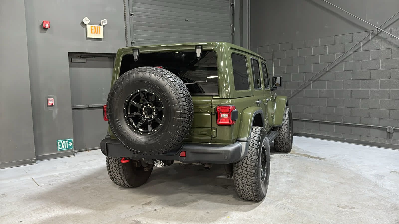 Used 2021 Jeep Wrangler Unlimited Rubicon AWD/4WD image 6