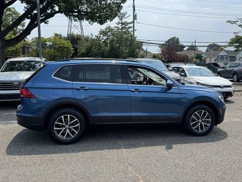 Used 2019 Volkswagen Tiguan SE w/ Panoramic Sunroof Package AWD/4WD image 4