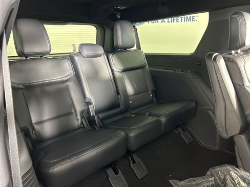 New 2025 Ford Expedition Max Platinum w/ Stealth Performance Package image 34