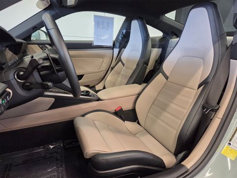 Certified 2025 Porsche 911 Carrera image 5