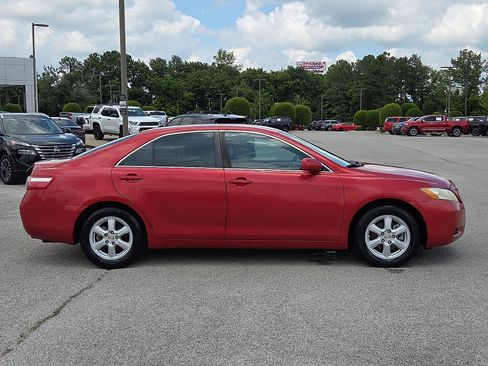 Used 2009 Toyota Camry LE FWD image 6
