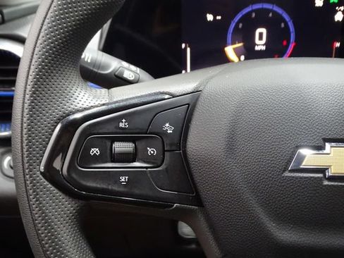 Used 2024 Chevrolet Trax LT FWD image 23